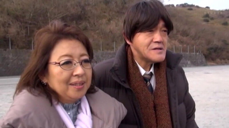 「【人妻NTR】昭和レトロな雰囲気で繰り広げられる寝取られ凌辱ドラマ｜背徳の肉体関係」のサンプル画像1枚目