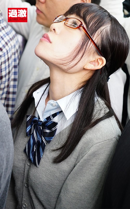 「【顔射】眼鏡女子校生が恥じらいながら顔にザーメンを浴びる姿がエロすぎる」のサンプル画像11枚目