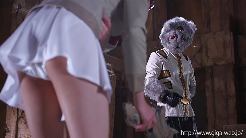 「加賀美さら・藤井レイラが女戦士に!竜神戦隊リュウジンバイオレットで絶体絶命のピンチシーン」のサンプル画像6枚目