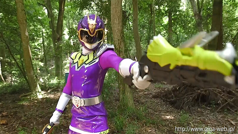 「加賀美さら・藤井レイラが女戦士に!竜神戦隊リュウジンバイオレットで絶体絶命のピンチシーン」のサンプル画像9枚目