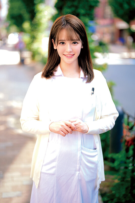 「【素人ナース】優しい巨乳美少女が童貞くんに騎乗位で筆おろし！手コキから中出しまで」のサンプル画像2枚目