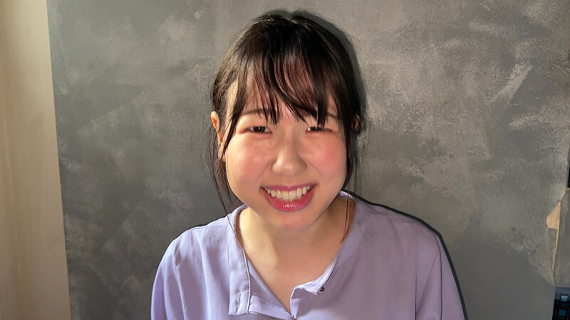 「【谷田かりな】素人お姉さんをナンパ!個人撮影で魅せる舌ブラシ汚舌苔採取の瞬間」のサンプル画像2枚目