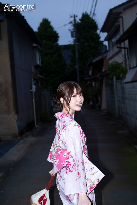 「石川澪「森の聖域」癒し系グラビア映像で魅せる清楚な美貌と魅惑のボディライン」のサンプル画像3枚目