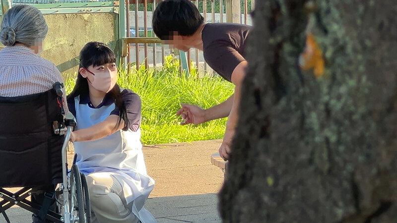 「【超乳】介護福祉士ゆのさんがアクメ連続絶頂！ドキュメンタリー風中出しSEXの全記録」のサンプル画像2枚目