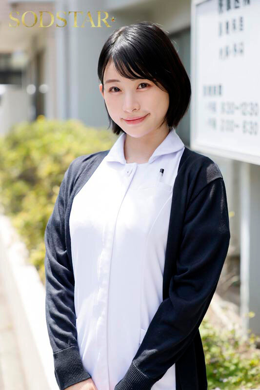 「宮島めい・美咲かんなの足コキで童貞M男を責める！スレンダー微乳美女の射精サポート治療」のサンプル画像2枚目