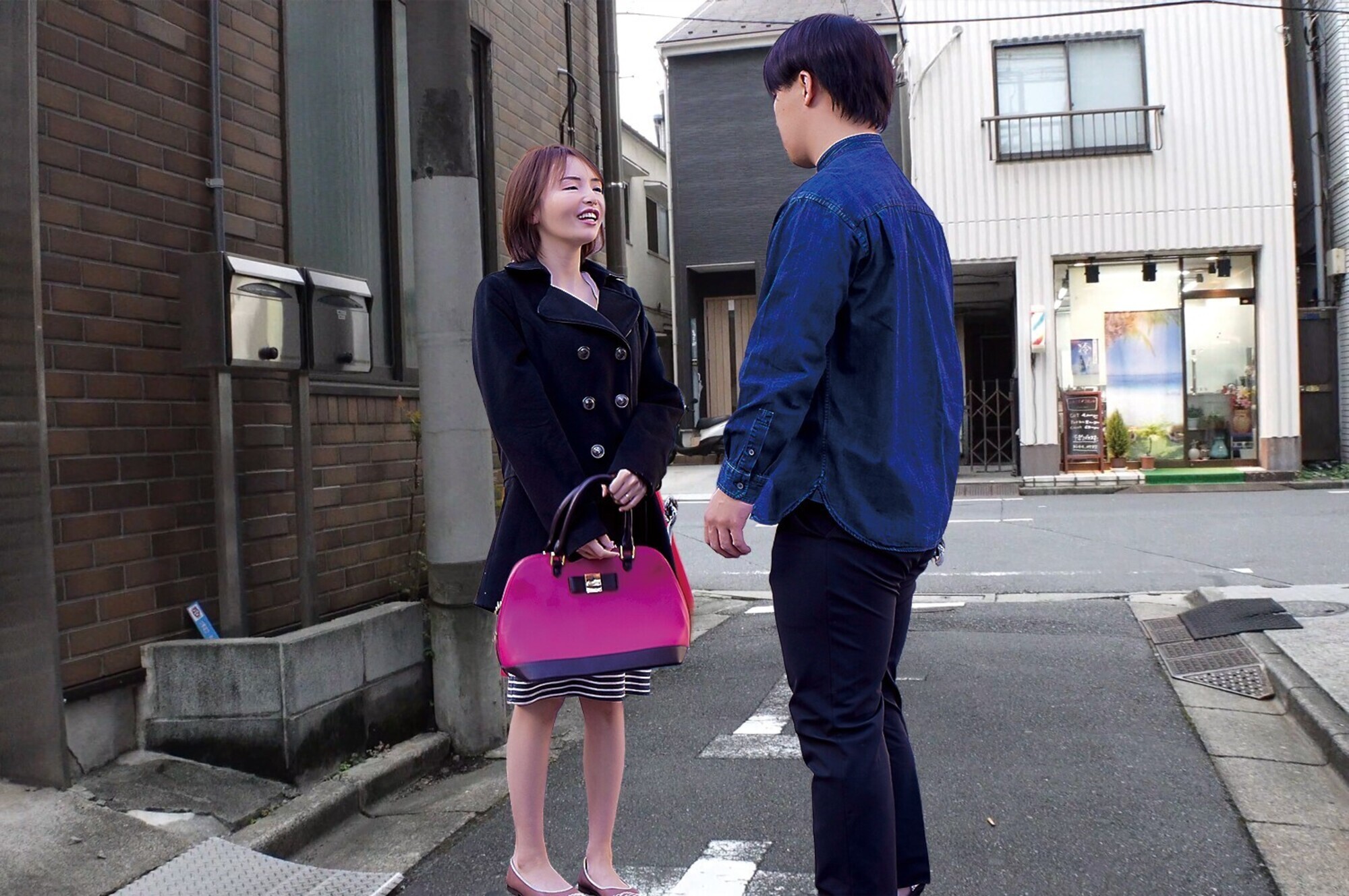 「不倫妻 忘れられない初恋、人妻は家庭を捨てて堕ちていく」のサムネイル