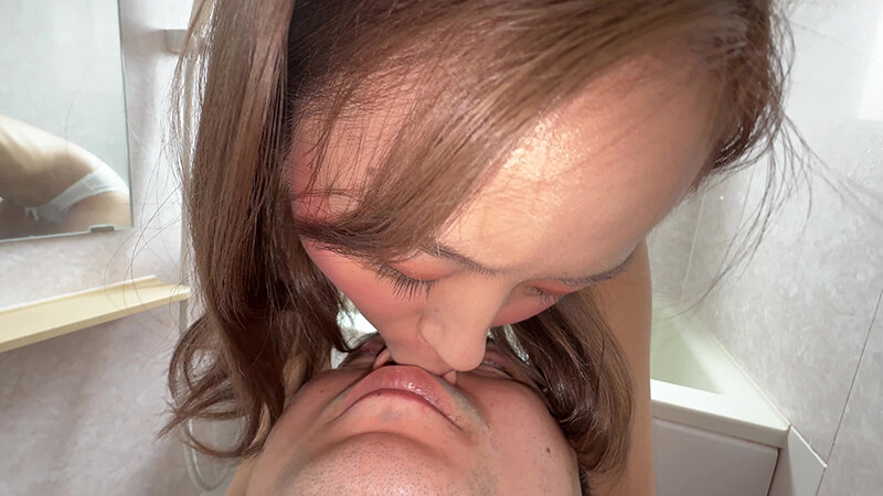 「【菊池はる】美人お姉さんを街角ナンパ！素人感あふれるリアルな出会いから始まる展開」のサンプル画像20枚目