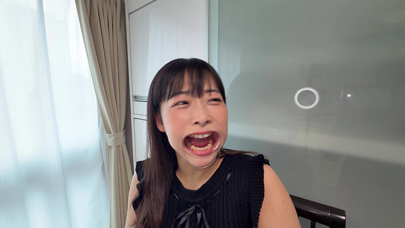 「【原美織】素人お姉さんをナンパ！個人撮影で魅せる舌ブラシ汚舌苔採取の衝撃映像」のサンプル画像19枚目