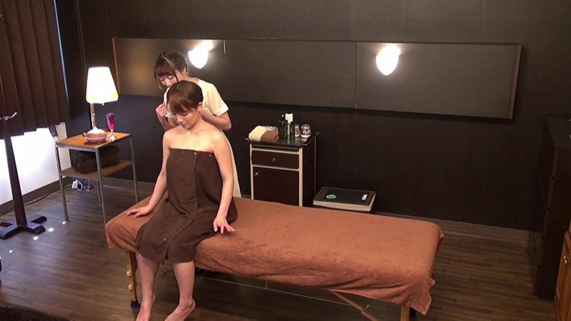 「倉多まお・篠田ゆう・森はるら 巨乳新妻がブライダルエステでレズビアン＆バイブ責めに感じまくる」のサムネイル