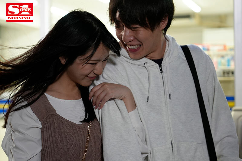 「浅野こころのキス・接吻シーンが最高！スレンダー美少女女子大生の濃厚ラブラブ作品」のサンプル画像5枚目