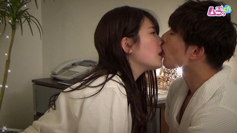 「【素人】巨乳×巨尻の男女が合コンから抜け出しホテルで一夜限りの情事【盗撮・のぞき】」のサンプル画像5枚目