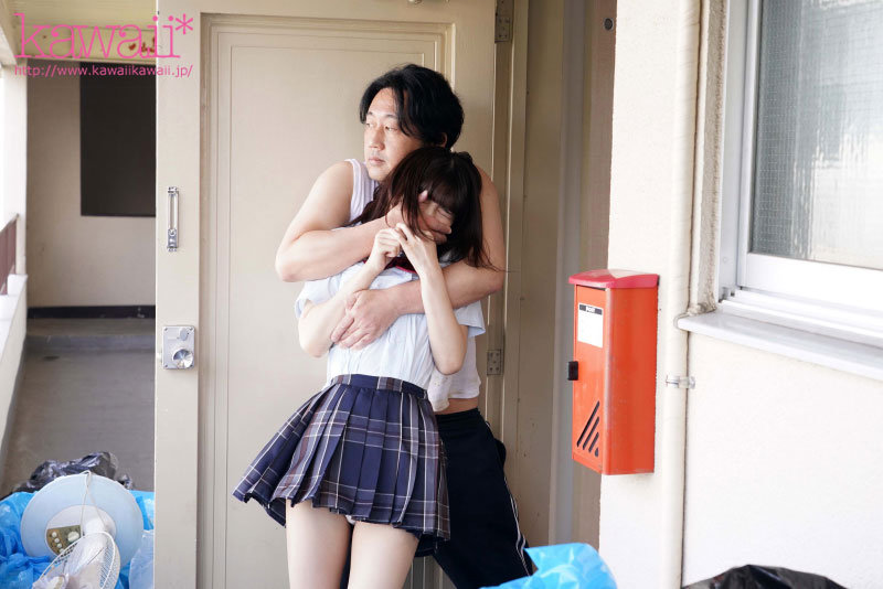 「倉本すみれ 制服女子校生が汗だく連続中出しで孕ませられる濃厚プレイ作品」のサンプル画像1枚目