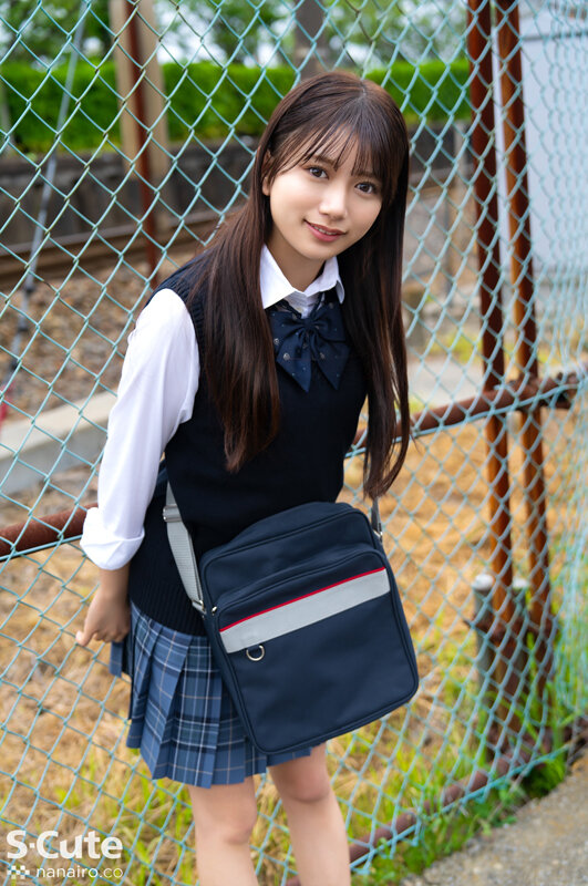 「北岡果林の制服美少女ハメ撮り動画｜フェラ＆中出しで乱れる放課後お泊りSEX」のサンプル画像3枚目