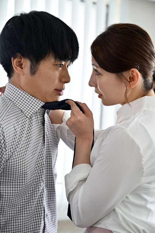 「【Nia（伊東める）】美少女女子大生が乱交3P中出しアクメ！夫の前で寝取られる衝撃NTR」のサンプル画像4枚目