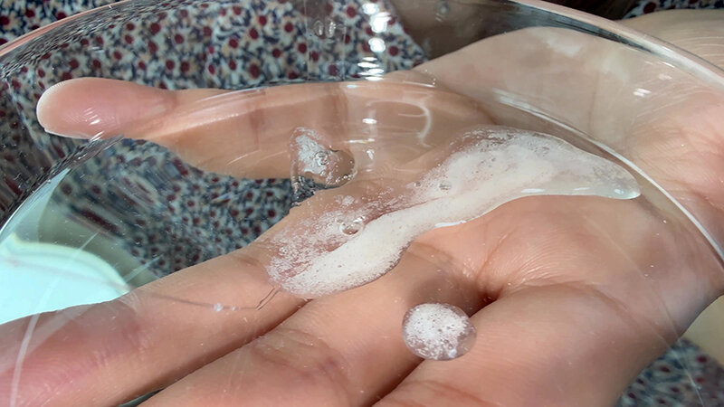 「【水月みお】美人お姉さんを街頭ナンパ！素人感あふれる個人撮影で魅せる舌ブラシ体験」のサンプル画像10枚目