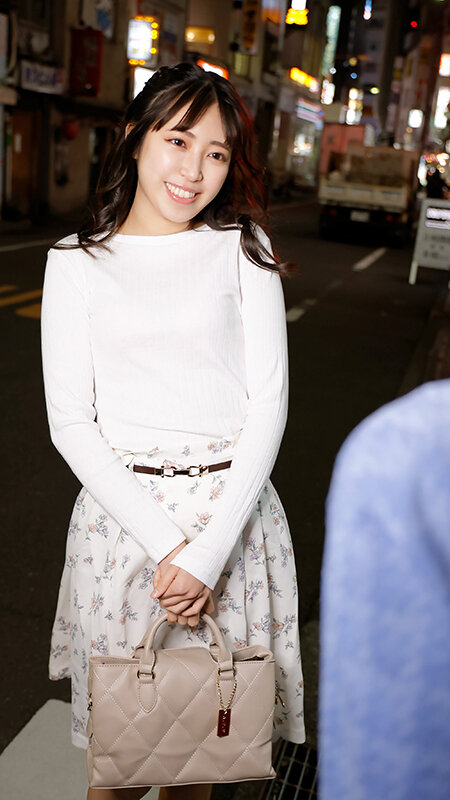 「【素人ナンパ】美乳パイパン美女をホテルに連れ込みハメ撮り中出し！バイブ電マで絶頂アクメ4時間SP」のサンプル画像6枚目