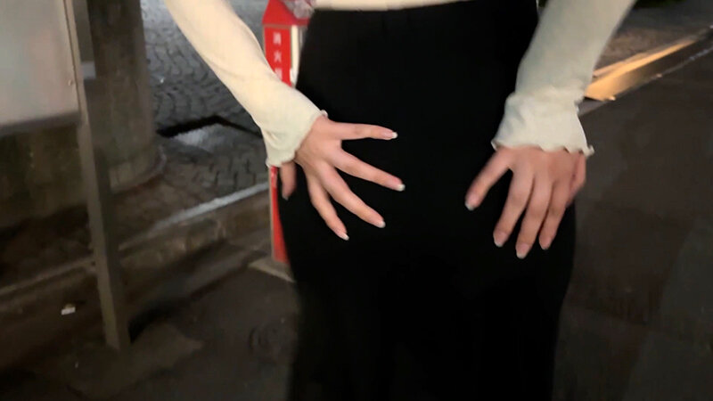 「【素人ナンパ】美人ネイリストお姉さんに声をかけてアナル観察！ゆあちゃんの恥じらい姿が最高」のサンプル画像2枚目