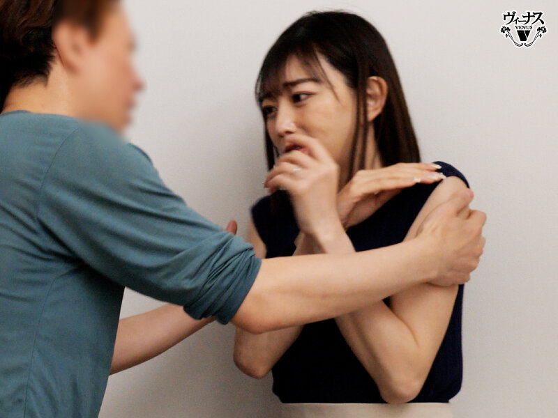 「蒼山愛奈が魅せる人妻NTR！隣人に寝取られる巨乳熟女の中出し背徳セックス」のサンプル画像4枚目