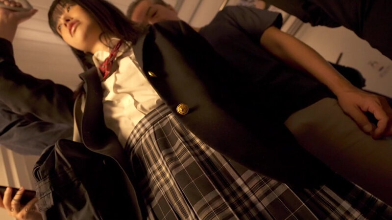 「美少女JKが制服姿で中出しされる衝撃映像集｜女子校生わいせつ体験4時間」のサムネイル