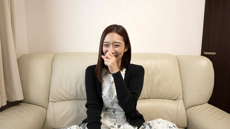 「【旭メイサ】素人お姉さんをナンパ！舌ブラシで汚舌苔採取する個人撮影動画」のサンプル画像2枚目