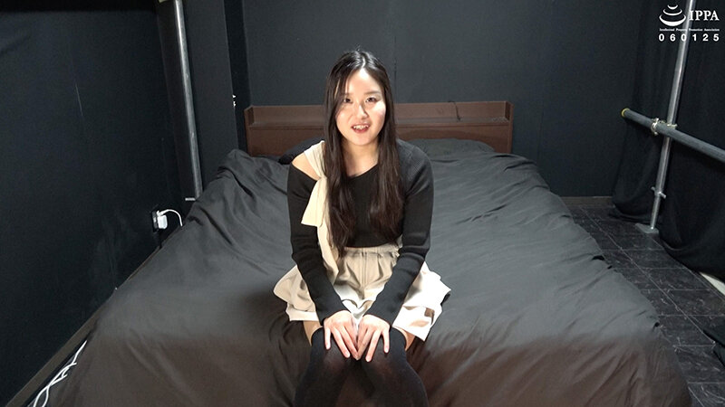 「【相楽さゆな】美少女M女が私服でくすぐり責め!緊張の新人女優が悶絶する姿が可愛すぎる」のサンプル画像1枚目