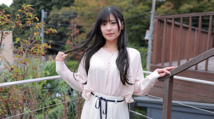 「似鳥日菜のアイドルイメージ作品「Soleil」癒しのひなサロンで魅せる美少女グラビア」のサムネイル