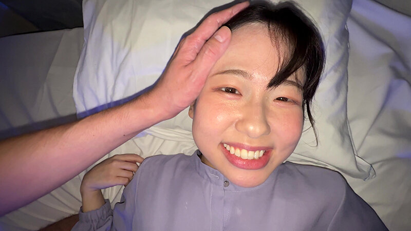 「【谷田かりな】素人お姉さんをナンパしてディープキス！濃厚キス好き必見の個人撮影動画」のサムネイル