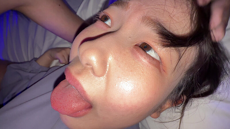 「【谷田かりな】素人お姉さんをナンパしてディープキス！濃厚キス好き必見の個人撮影動画」のサンプル画像7枚目