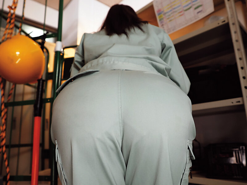 「【素人】巨乳巨尻の態度悪い女性作業員をバックと中出しで調教するM女プレイ【佐山21歳】」のサンプル画像2枚目