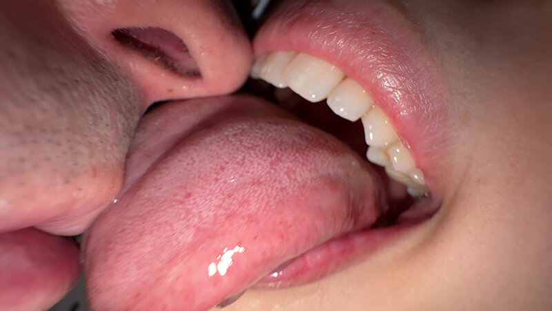 「【横山夏希】美人お姉さんをナンパ！素人風の濃厚キス個人撮影が話題」のサンプル画像16枚目