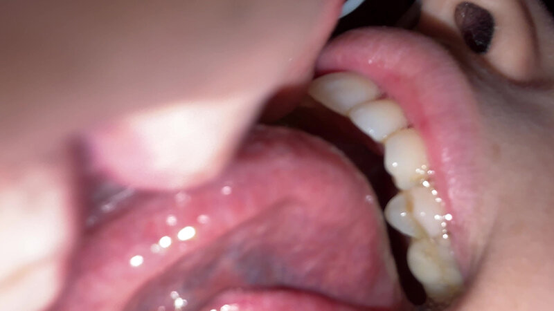 「【横山夏希】美人お姉さんをナンパ！素人風の濃厚キス個人撮影が話題」のサンプル画像5枚目