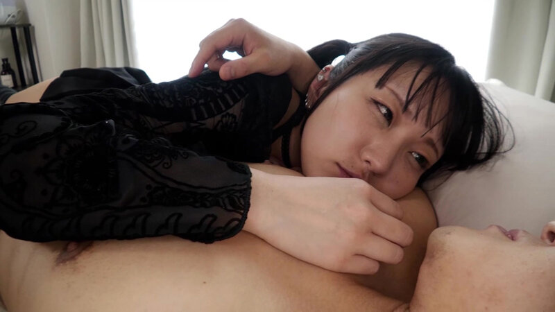 「【日泉舞華】パイパンスレンダーM女が巨根にハマり中出し潮吹き絶頂!制服P活で堕ちる美少女」のサンプル画像5枚目