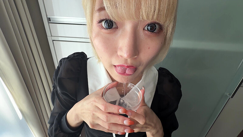 「【安堂はるの】素人お姉さんをナンパ！個人撮影で魅せる舌ブラシ汚舌苔採取の衝撃映像」のサンプル画像15枚目