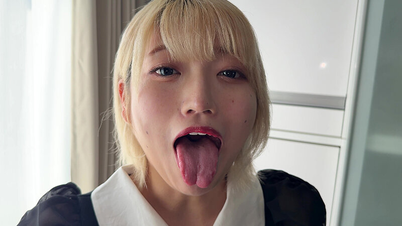 「【安堂はるの】素人お姉さんをナンパ！個人撮影で魅せる舌ブラシ汚舌苔採取の衝撃映像」のサンプル画像3枚目