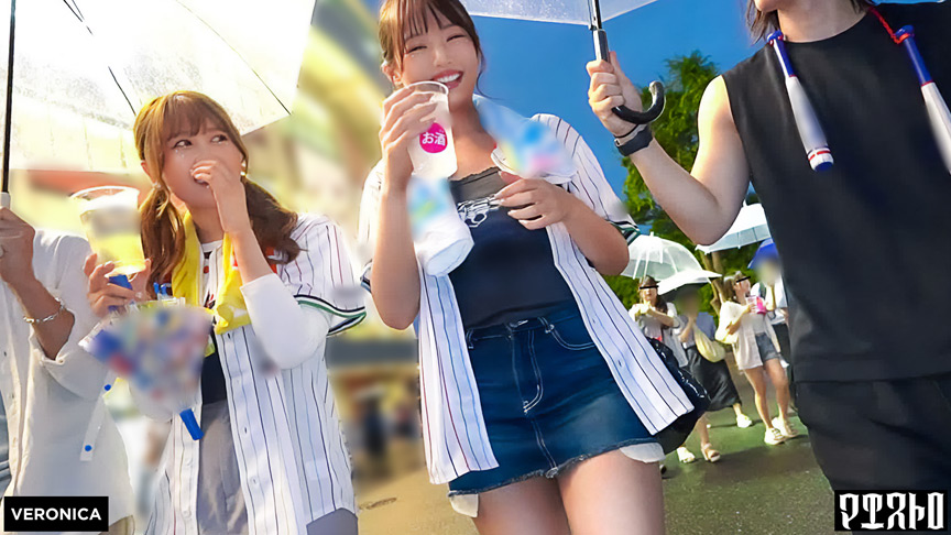 「【素人】野球観戦美少女まゆ＆みずきと自宅で濃厚プレイ！ファンとの秘密のナイトゲーム」のサムネイル