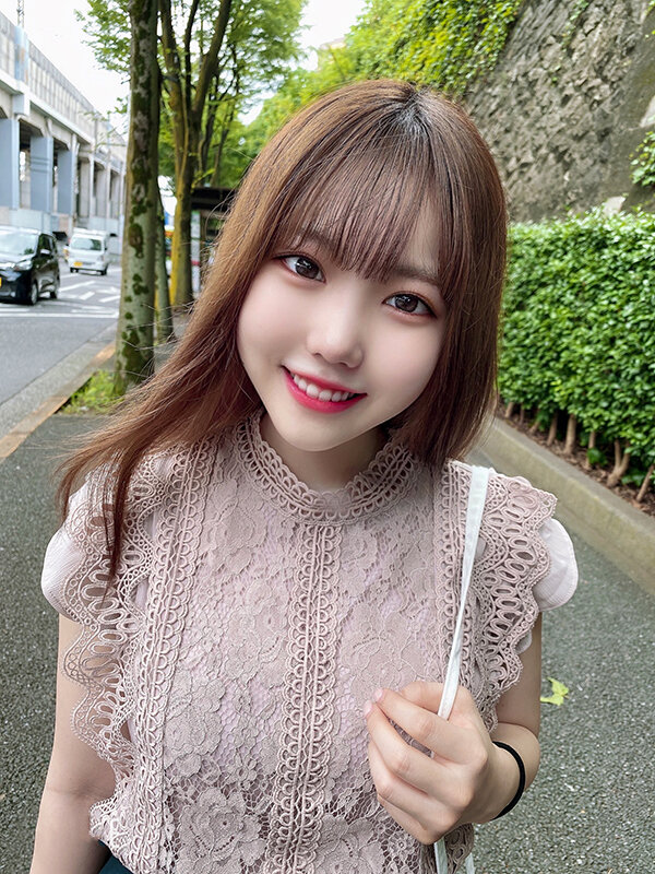 「【素人女子大生まゆ】巨乳女子校生風の小動物系美少女がフェラ＆中出しで乱れる濃厚SEX」のサンプル画像2枚目