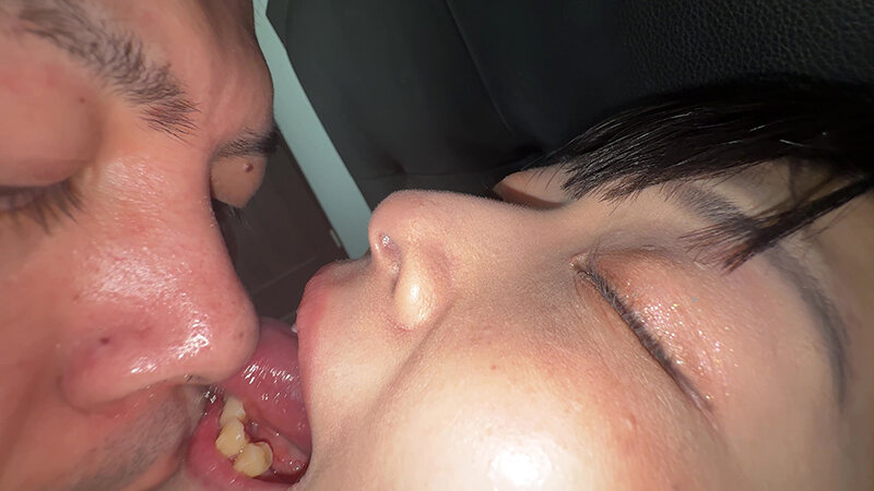 「【原美織】素人お姉さんをナンパ！ディープキス＆鼻フェラの個人撮影動画が話題」のサンプル画像13枚目