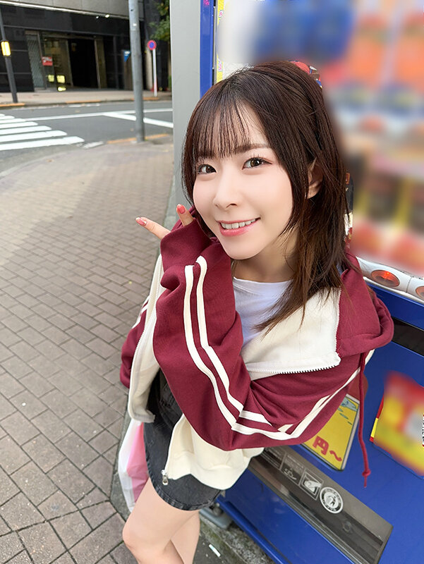 「【素人】美少女えなのハメ撮り初体験！激しい潮吹き＆中出しでイキまくる逸材娘」のサンプル画像2枚目