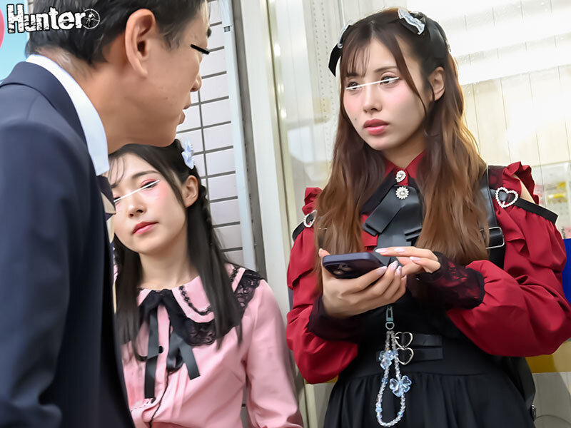 「【素人ビッチ】地雷系女子との援交体験！手コキ・フェラ・騎乗位で奉仕する立ちんぼ娘たち」のサンプル画像5枚目