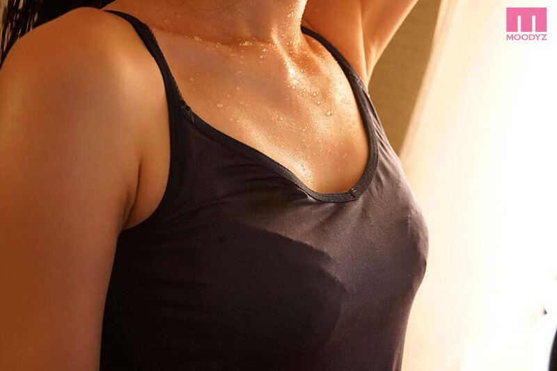 「宮下玲奈が汗だく密着で責める痴女プレイ！美脚お姉ちゃんの止まらない誘惑がたまらない」のサムネイル