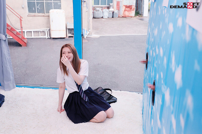 「【素人JK】マジックミラー号で学園のマドンナが彼氏当てゲームに挑戦！手コキ＆フェラでご奉仕する女子校生ナンパ企画」のサンプル画像8枚目