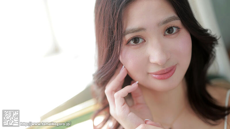 「渋沢りえる 潮吹きで魅せる29歳人妻のAVデビュー｜熟女の色気とポテンシャルが光る話題作」のサムネイル