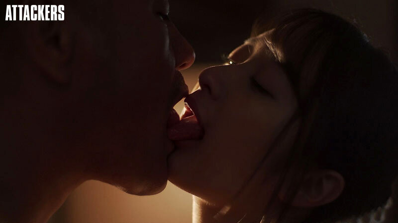 「花守夏歩が魅せる若妻NTR作品「侵入者」寝取られ中出しの衝撃展開を徹底レビュー」のサンプル画像9枚目