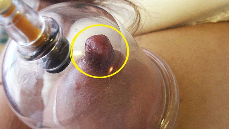 「【素人】母乳ママの中出しバイト体験!美脚・美尻フェチ必見のデカ乳首プレイ動画」のサンプル画像5枚目