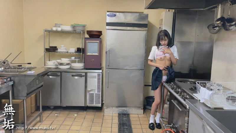 「【盗撮】制服美少女10人の秘密オナニー隠し撮り|蓮見天・倉本すみれ他|女子校生の無防備な自慰230分」のサンプル画像8枚目