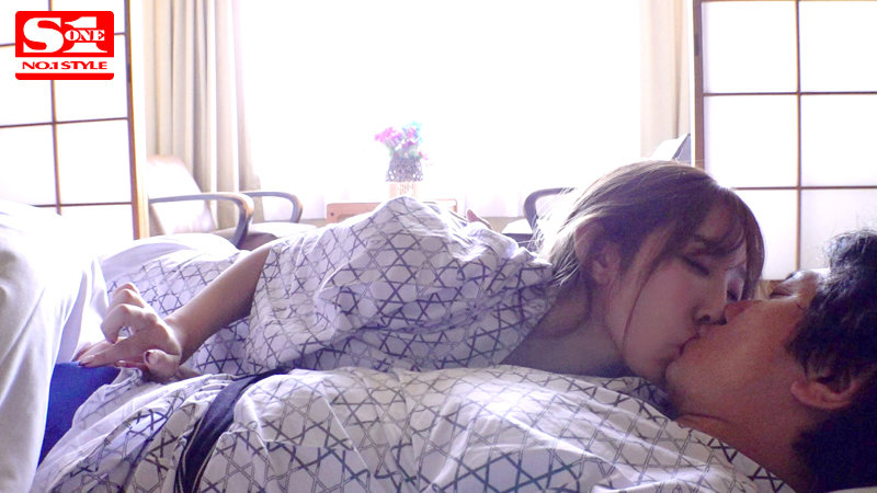 「小宵こなん 浴衣姿の巨乳美女と濃厚キス×不倫温泉旅行で密会する禁断の一夜」のサンプル画像7枚目