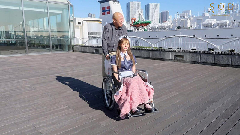 「小倉由菜がメイド風ラブドールに！イラマチオご奉仕で魅せるドール系プレイが話題」のサンプル画像3枚目