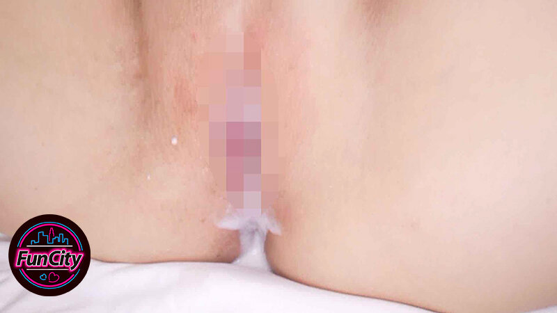 「水原みその 巨乳カフェ店員の胸チラ誘惑に我慢できず中出し 痴女すぎる絶倫店員との禁断関係」のサンプル画像15枚目