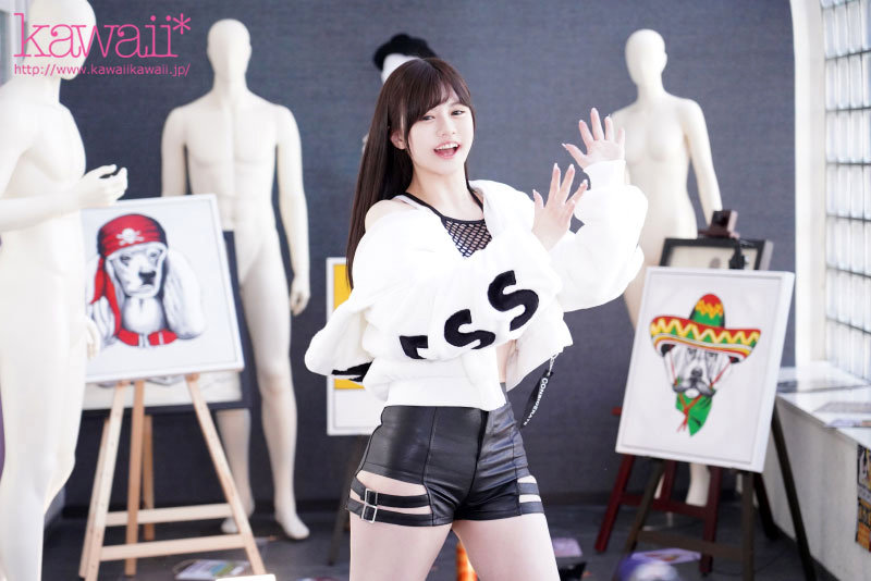 「美少女・姫乃りなの甘いキス・接吻シーンが魅力的なAVデビュー作品を徹底レビュー」のサンプル画像2枚目