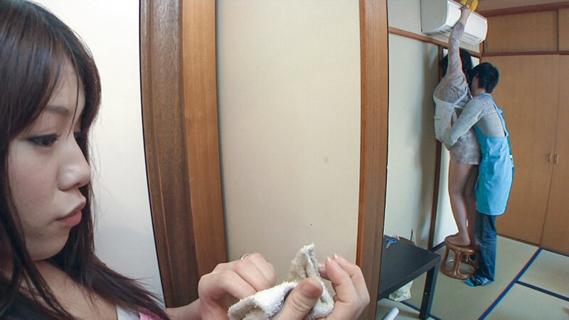 「【NTR】義母と禁断の関係に溺れる…人妻熟女との寝取り不倫ドラマ【嫁の隣で】」のサンプル画像3枚目